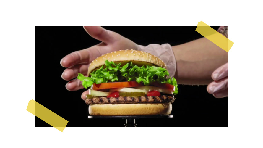 Burger King apresenta nova propaganda com Whopper mofado