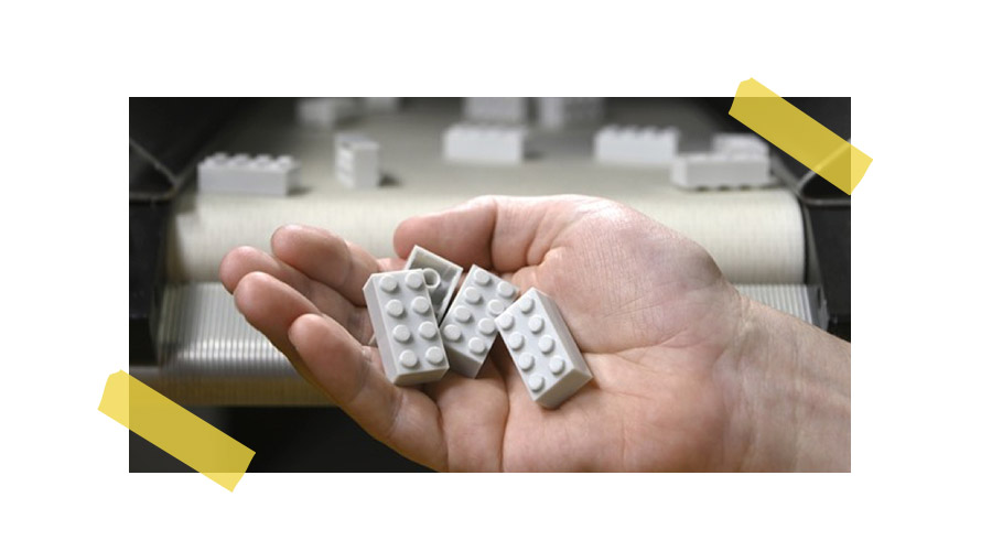 LEGO-TRABALHA-EM-PEÇAS-FEITAS-DE-PLÁSTICO-RECICLADO-DE-GARRAFAS-PET